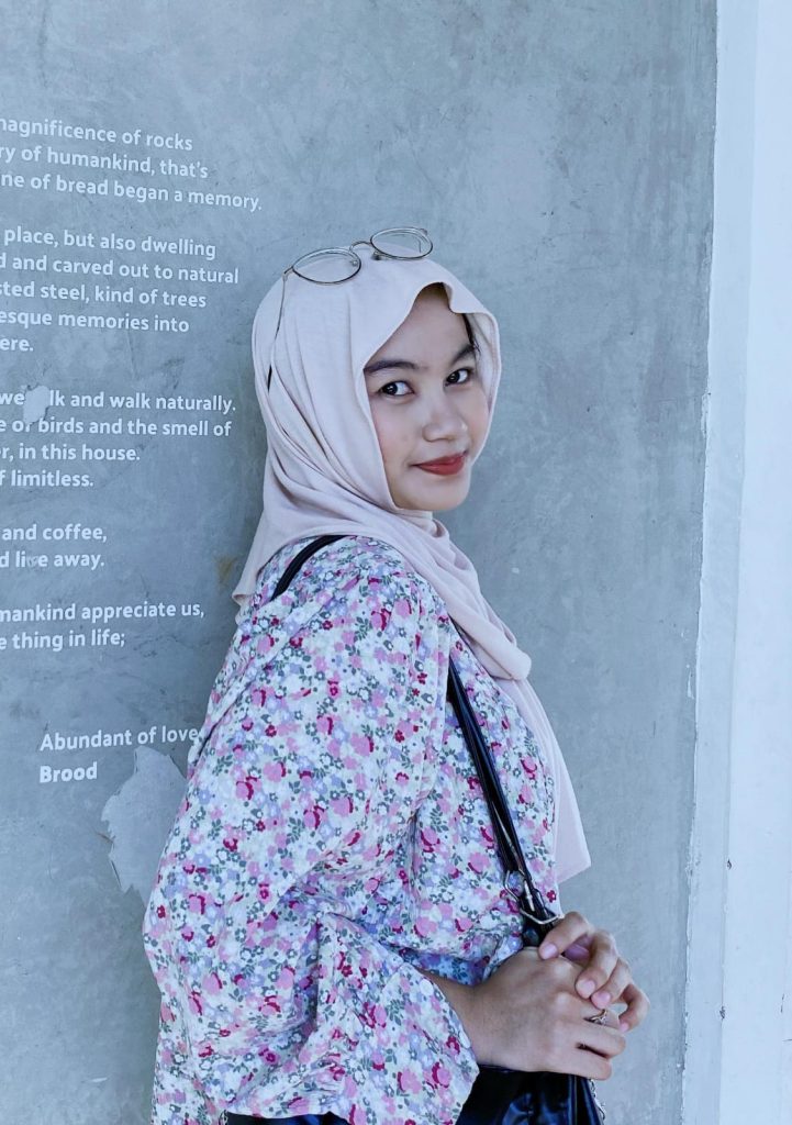 Melampaui Dualisme: Peran Oposisi Biner dalam Pembagian Peran Gender dalam Perspektif Postmodernisme
